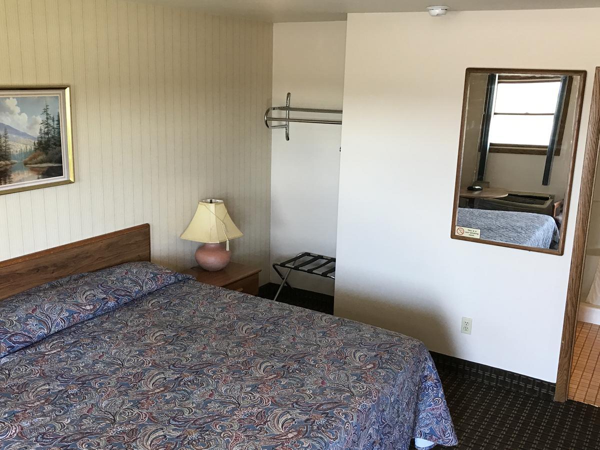 Exxon Quik Stop & Motel Wausaukee 外观 照片