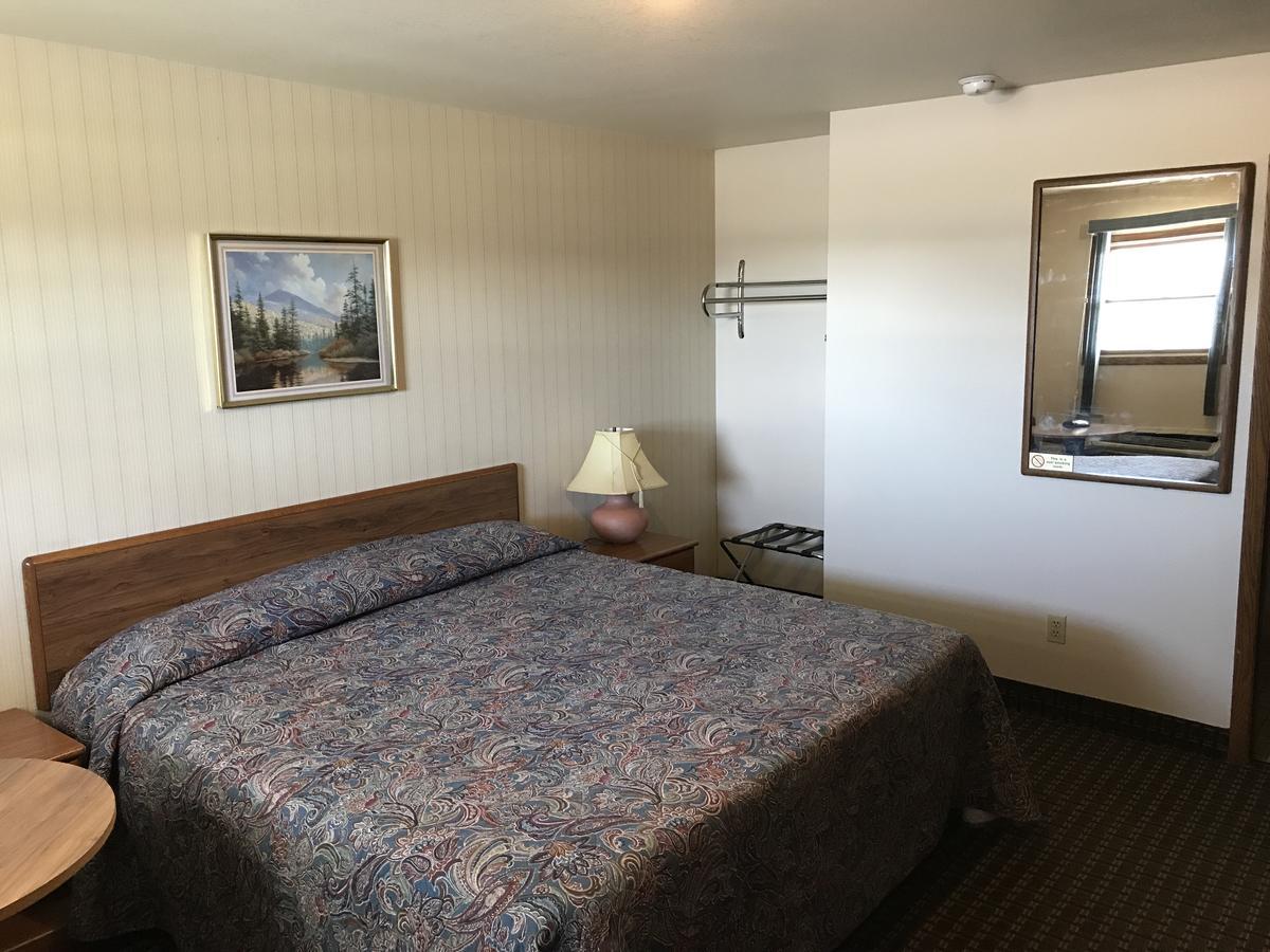 Exxon Quik Stop & Motel Wausaukee 外观 照片